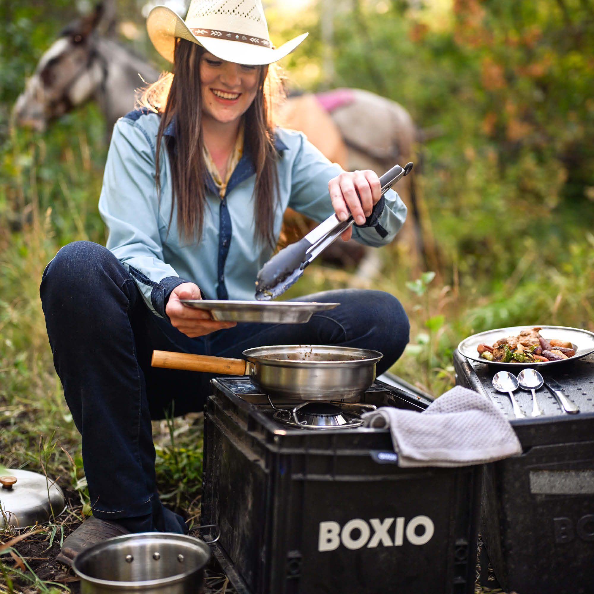 BOXIO COOK Max+ I Premium Camp Stove with Cookware and Tableware