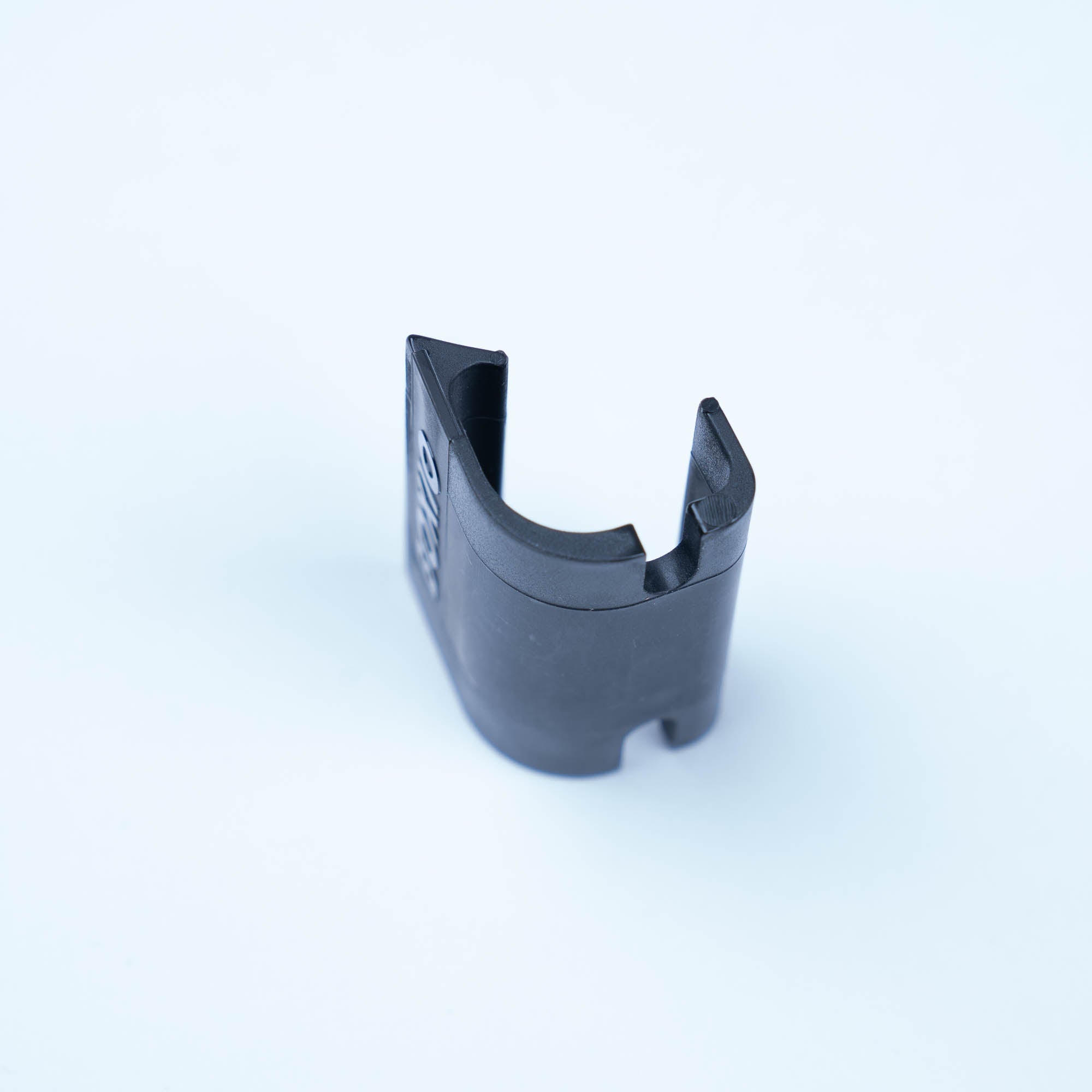 4 x floor holding clip