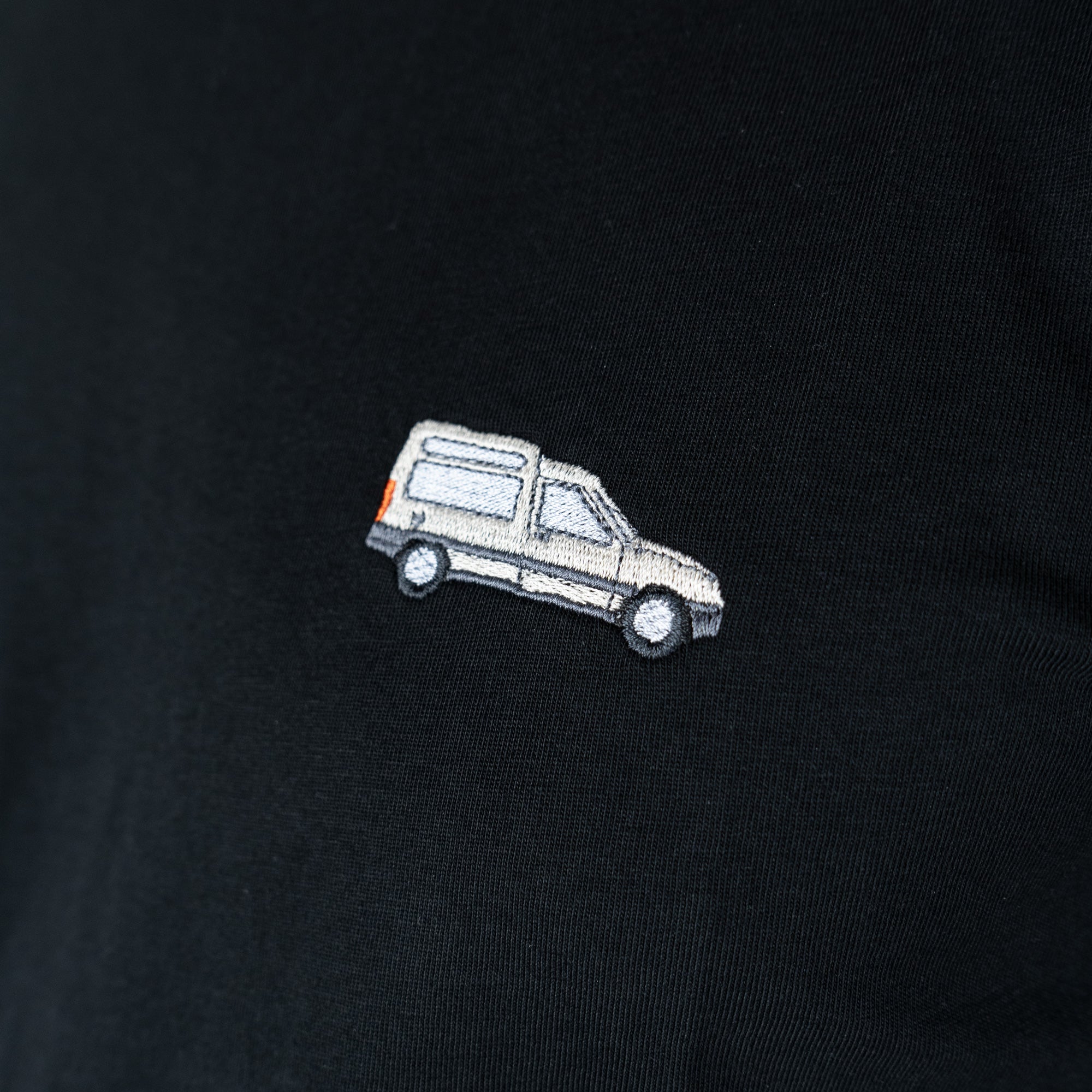 T-shirt black