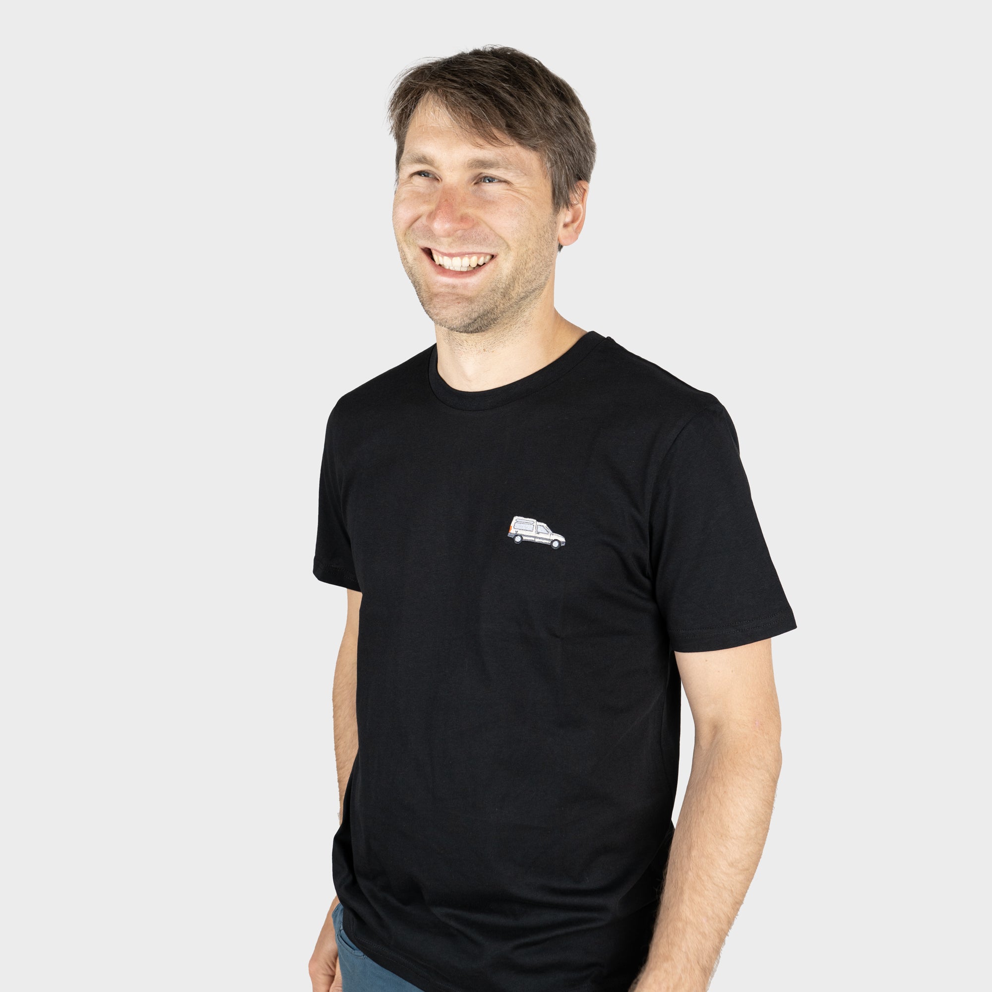 T-shirt black