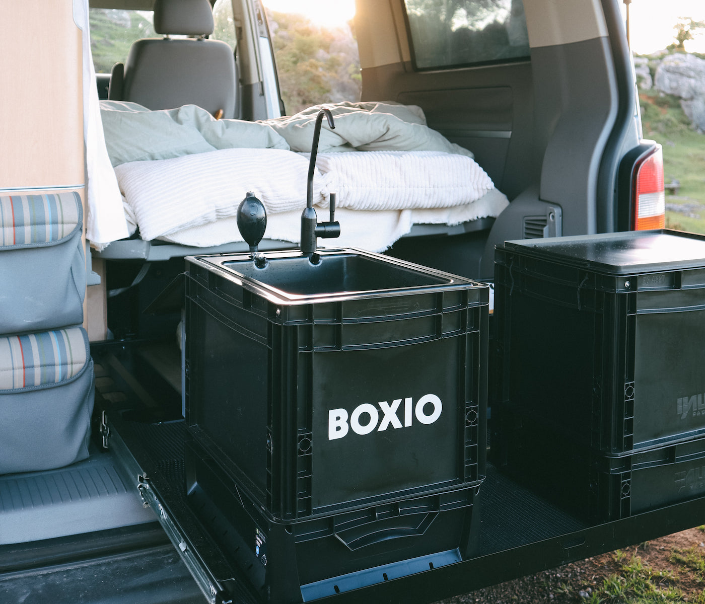 BOXIO - WASH : lavabo mobile avec pompe manuelle, évier pour van