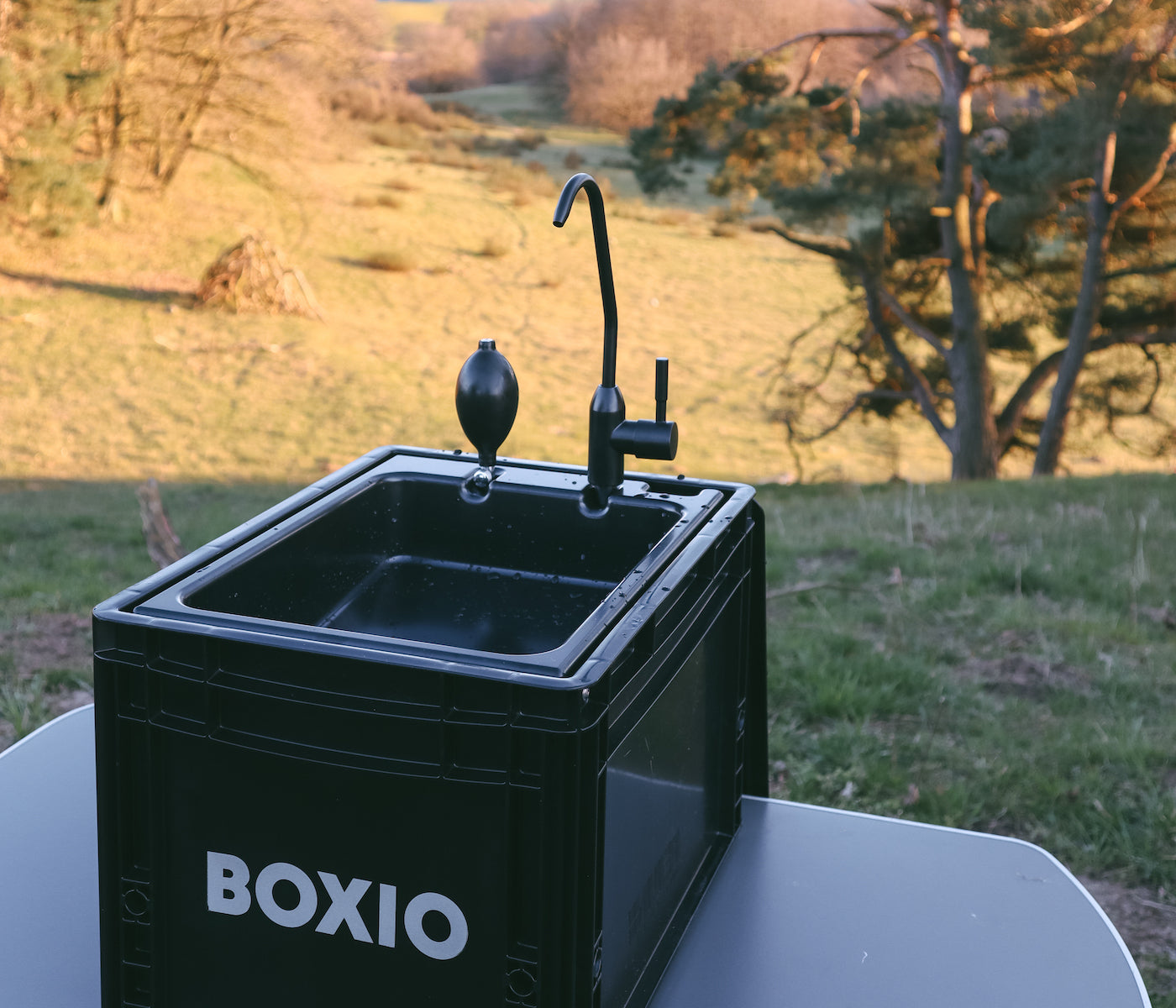 BOXIO Lavabo mobile avec pompe à main pour van, camping, jardin